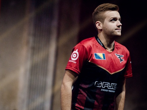 拳头官方宣布，2025年LOL全球总决赛冠亚军决赛将在成都进行