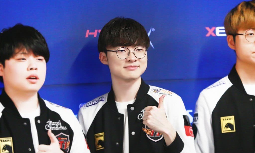 NaVi荣登HLTV 2021最佳战队 CEO亲自致谢