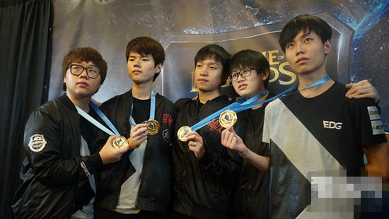 NAVI将面对 Fnatic ，G2将与Liquid在BLAST Open Fall 2025：封闭资格赛第一轮中相遇