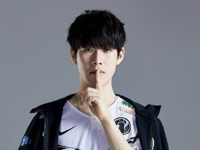 资讯【吃鸡往事】123 一辆车耍得虎虎生风