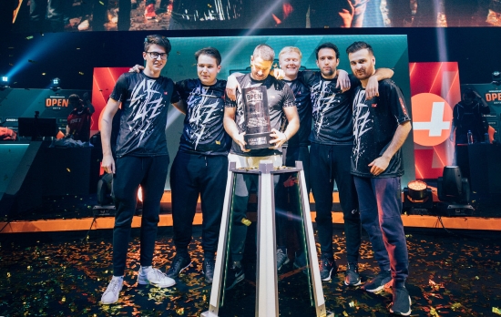 可能的转会 m0NESY 引发了情感风暴：玩家和专家谈论G2的失利