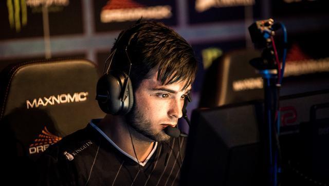 Oh My God 官方：打野 xiaofang （方哲宇）从今天开始以自由球员身份离队